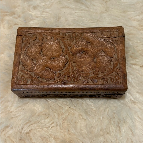 Vintage 70’s Jewelry Trinket Intricately Carved Wooden Box - Picture 2 of 9